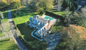 10 Ocean Lawn Ln, Newport, RI 02840