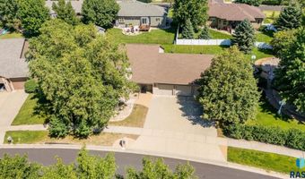 412 E Meadowlark Cir, Brandon, SD 57005