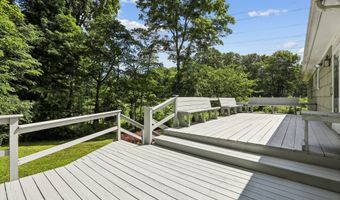 6 Sky Edge Ln, Bethel, CT 06801