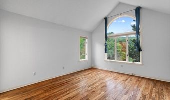 1 Mountaincrest Dr, Cheshire, CT 06410