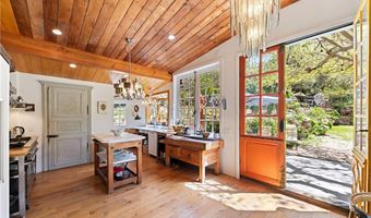 29012 Crags Dr, Agoura Hills, CA 91301