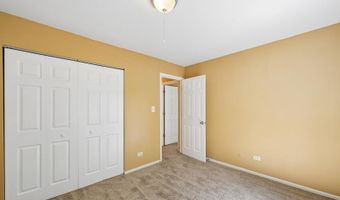 835 S Dwyer Ave A, Arlington Heights, IL 60005