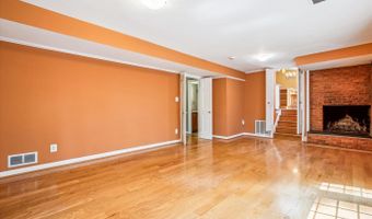 9826 INGLEMERE Dr, Bethesda, MD 20817