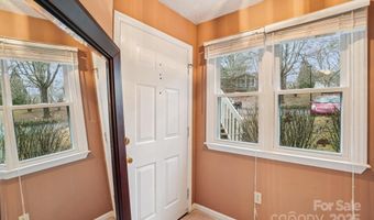2 Creekside Ln, Asheville, NC 28803