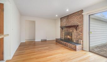 3620 Charter Pl, Ann Arbor, MI 48105