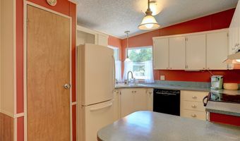 313 Avocado Dr, Barefoot Bay, FL 32976
