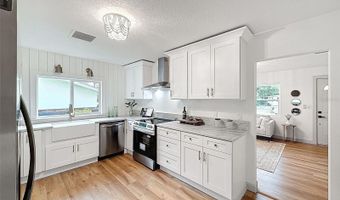 1267 WOODLAWN Ter, Clearwater, FL 33755