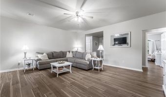 541 Firewood Dr, Centerton, AR 72719