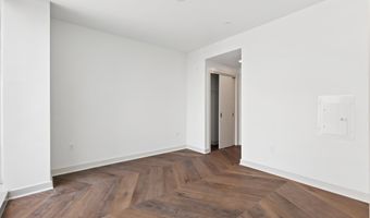 2055 15TH St N 2007, Arlington, VA 22201