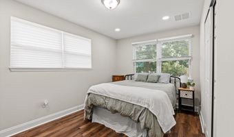 6837 TOM THUMB Dr, Jacksonville, FL 32210