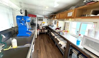 1601 E Church St, Aurora, MO 65605