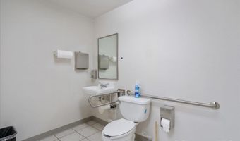 1013 E LINCOLNWAY, Cheyenne, WY 82001