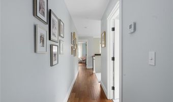 5 Hampden St, Barrington, RI 02806