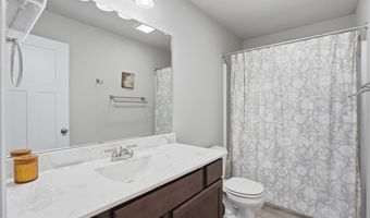 725 17th St SE, Altoona, IA 50009