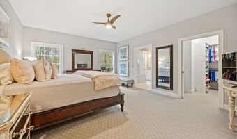 305 Richmond Glen Dr, Cheshire, CT 06410