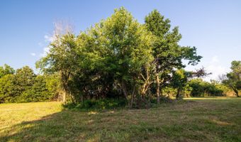 60 E Church St, Aurora, MO 65605