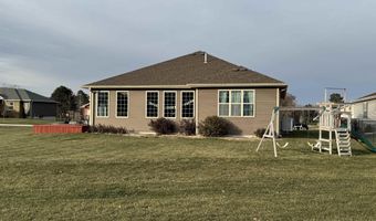 2040 Greenway Dr, Aurora, NE 68818