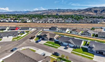 1027 Pinewood Ave, Chubbuck, ID 83202