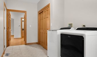 1017 E Red Oak St, Addison, IL 60101