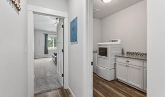 2988 NE Clearwater Dr, Albany, OR 97321