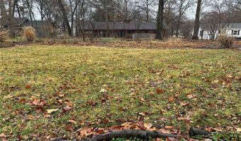 221 Ries Rd, Ballwin, MO 63021