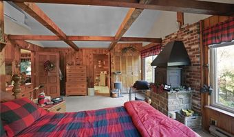 550 Twin Brook Ln, Coventry, RI 02816