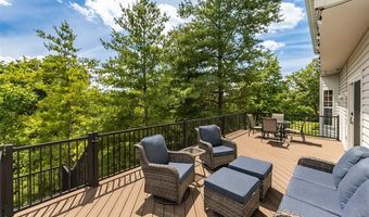 733 Castle Ridge Dr, Ballwin, MO 63021