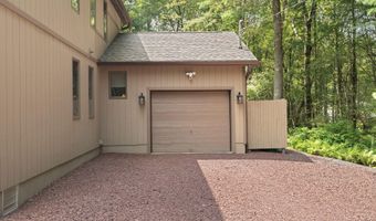 129 Woodbury, Blakeslee, PA 18610