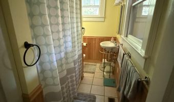 465 6th St, Aurora, NC 27806
