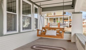 915 N 9th St, Atchison, KS 66002