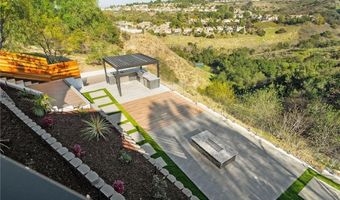 7460 E Hummingbird Cir, Anaheim, CA 92808