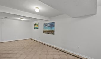 2050 Chalmers Dr, Ann Arbor, MI 48104