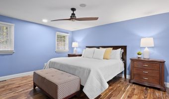 10 Barrington Dr, Bedford, NH 03110