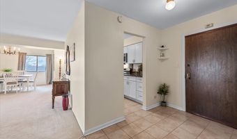 3350 N Carriageway Dr 411, Arlington Heights, IL 60004