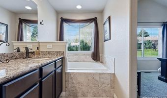 725 Canyonlands St, Berthoud, CO 80513