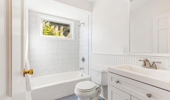 31 Stanchion Ave, Jamestown, RI 02835
