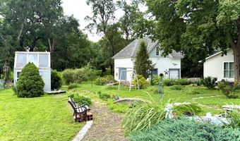 619 Q St, Aurora, NE 68818