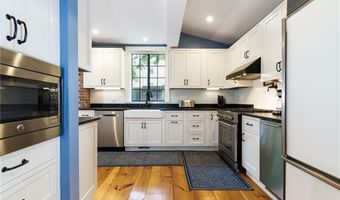 26 Thames St, Newport, RI 02840