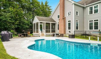 4 Chablis Ct, Bedford, NH 03110
