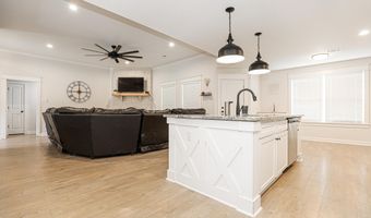 2072 Creekwood Cir, Bauxite, AR 72011