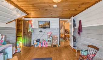 21 Laurel Ave, Auburn, ME 04210
