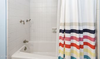 2540 Montyna Ln, Alford, FL 32420