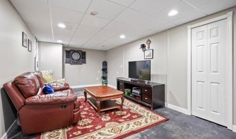 2 Independence Dr, Aberdeen, NJ 07747