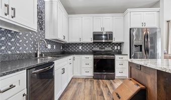 250 Rodeo Rd, Alexandria, MN 56308