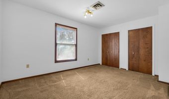 3908 SHORT HILL Dr, Allentown, PA 18104