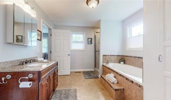 2461 Woodridge Dr, Decatur, GA 30033