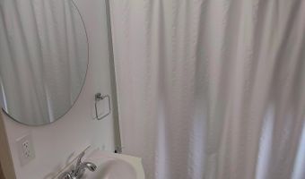 7 Grove St, Auburn, ME 04210
