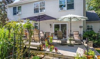 6 Colonial Cir, Alloway, NJ 07418