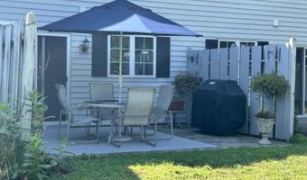 3 Founders Rd 3, Clinton, CT 06413