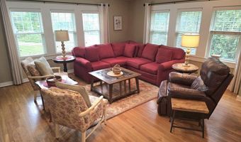 135 Hotel Rd, Auburn, ME 04210